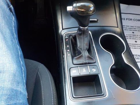 Used 2016 Kia Sorento LX w/ LX Convenience Package image 26