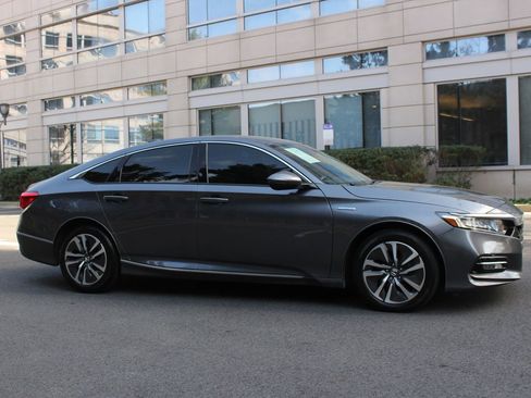 Used 2020 Honda Accord EX-L image 2