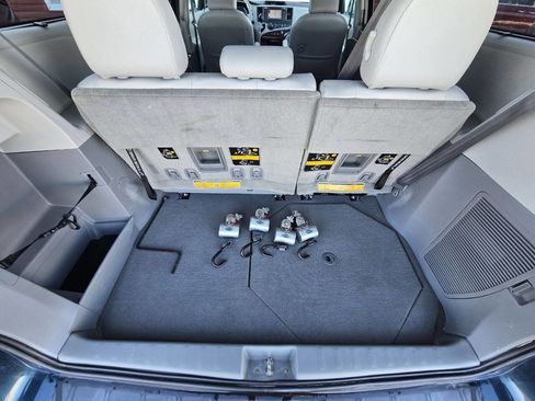 Used 2011 Toyota Sienna XLE image 24