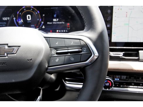 Used 2025 Chevrolet Equinox ACTIV w/ Convenience Package III image 18