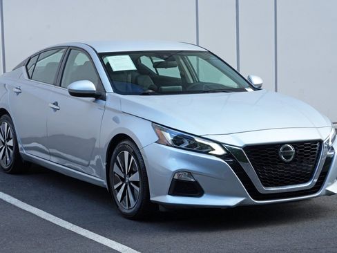 Used 2021 Nissan Altima 2.5 SV FWD image 47