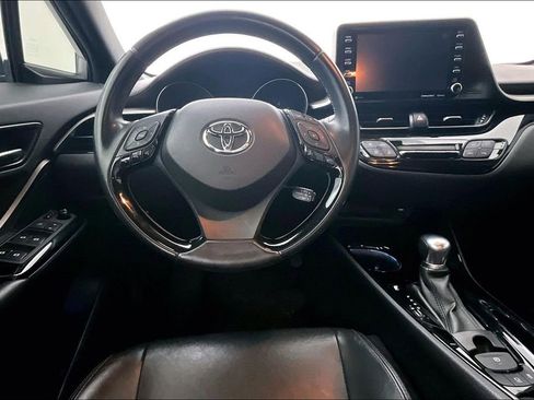Used 2019 Toyota C-HR Limited image 7
