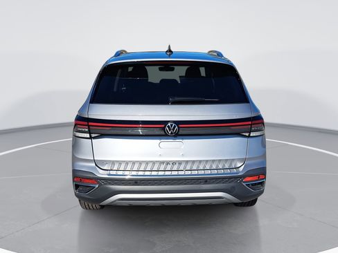 New 2026 Volkswagen Taos SE image 4