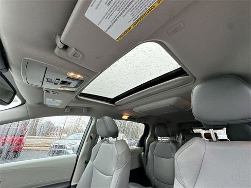 Certified 2024 Toyota Sienna XLE w/ XLE Plus Package image 22