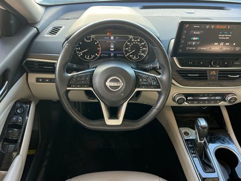 Used 2023 Nissan Altima 2.5 SL FWD image 16