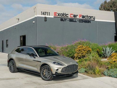 Used 2023 Aston Martin DBX 707 image 1