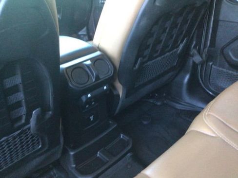 Used 2021 Jeep Wrangler Unlimited Rubicon image 11
