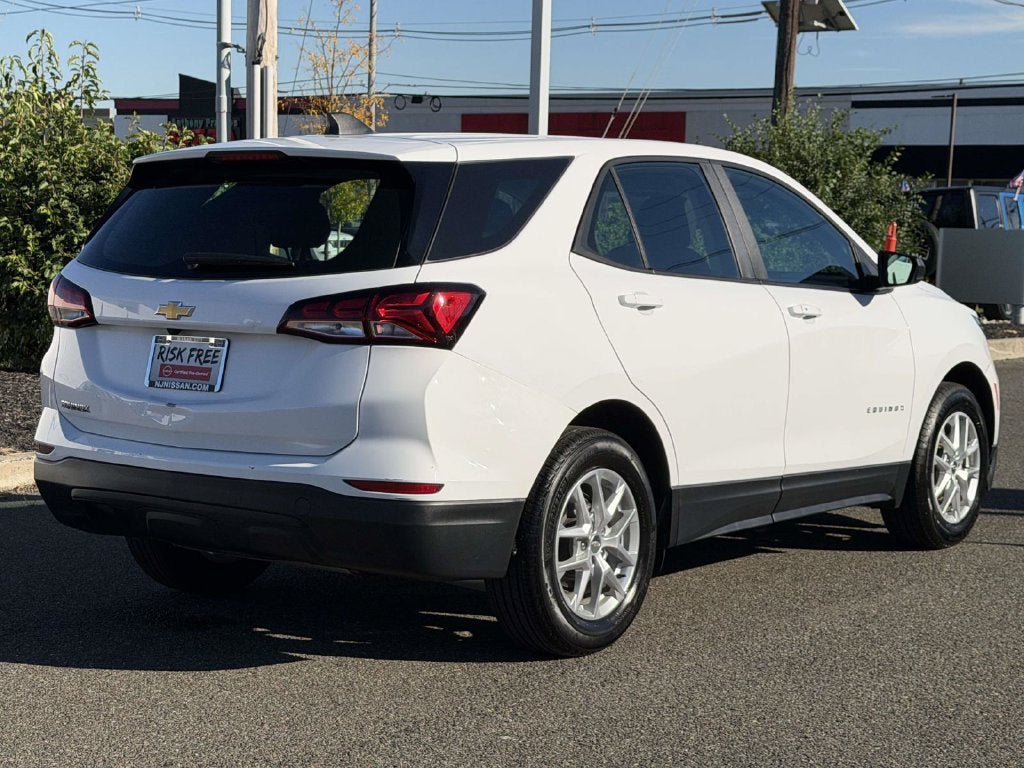 Used 2023 Chevrolet Equinox LS FWD image 5