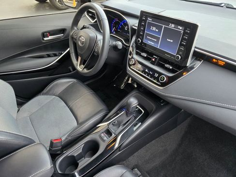 Used 2021 Toyota Corolla XSE image 10