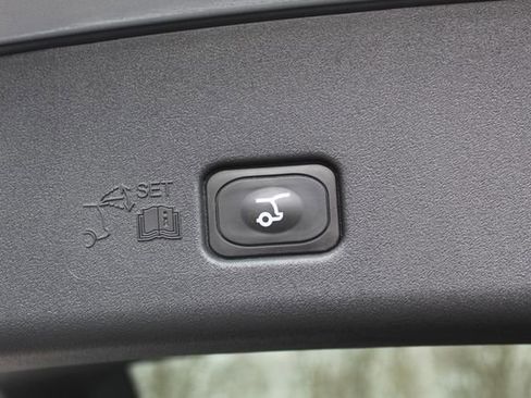 Certified 2024 Lincoln Nautilus Reserve w/ Equipment Group 202A image 6