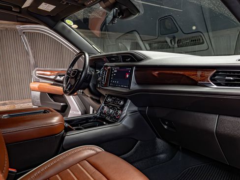 Used 2024 GMC Yukon Denali Ultimate image 17