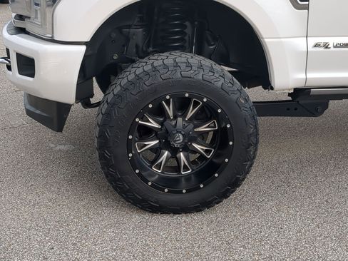 Used 2018 Ford F250 Platinum w/ Platinum Ultimate Package image 10