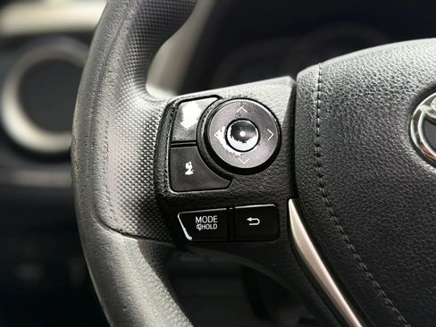 Used 2013 Toyota RAV4 XLE FWD image 19