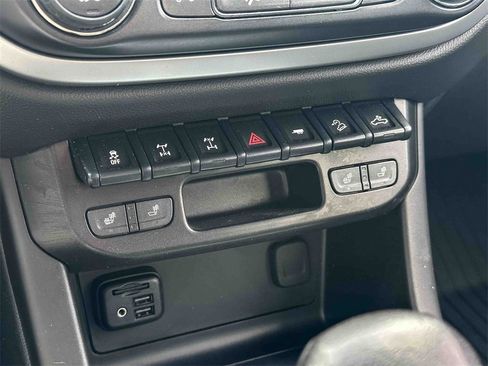 Used 2022 Chevrolet Colorado ZR2 image 33