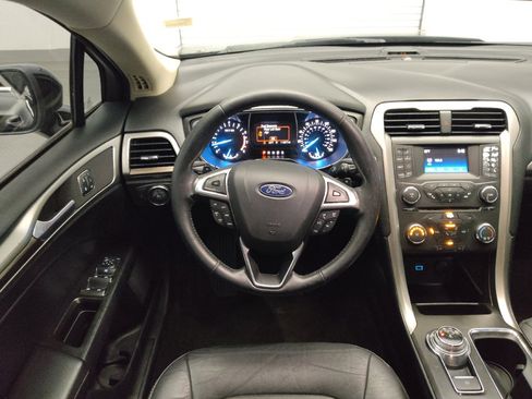 Used 2018 Ford Fusion SE FWD image 22