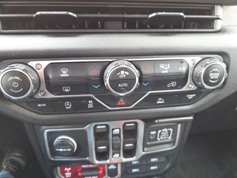 Used 2024 Jeep Gladiator Sport image 26