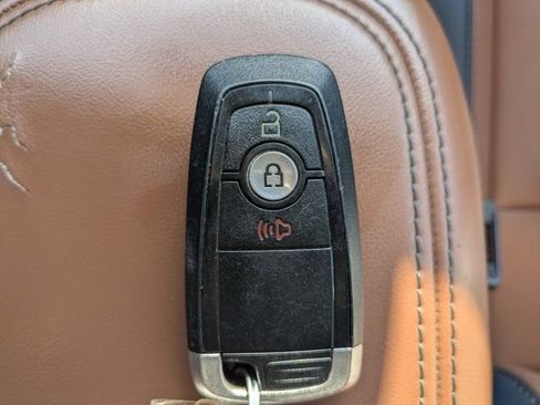 Used 2022 Ford Maverick Lariat w/ Equipment Group 500A Standard image 29