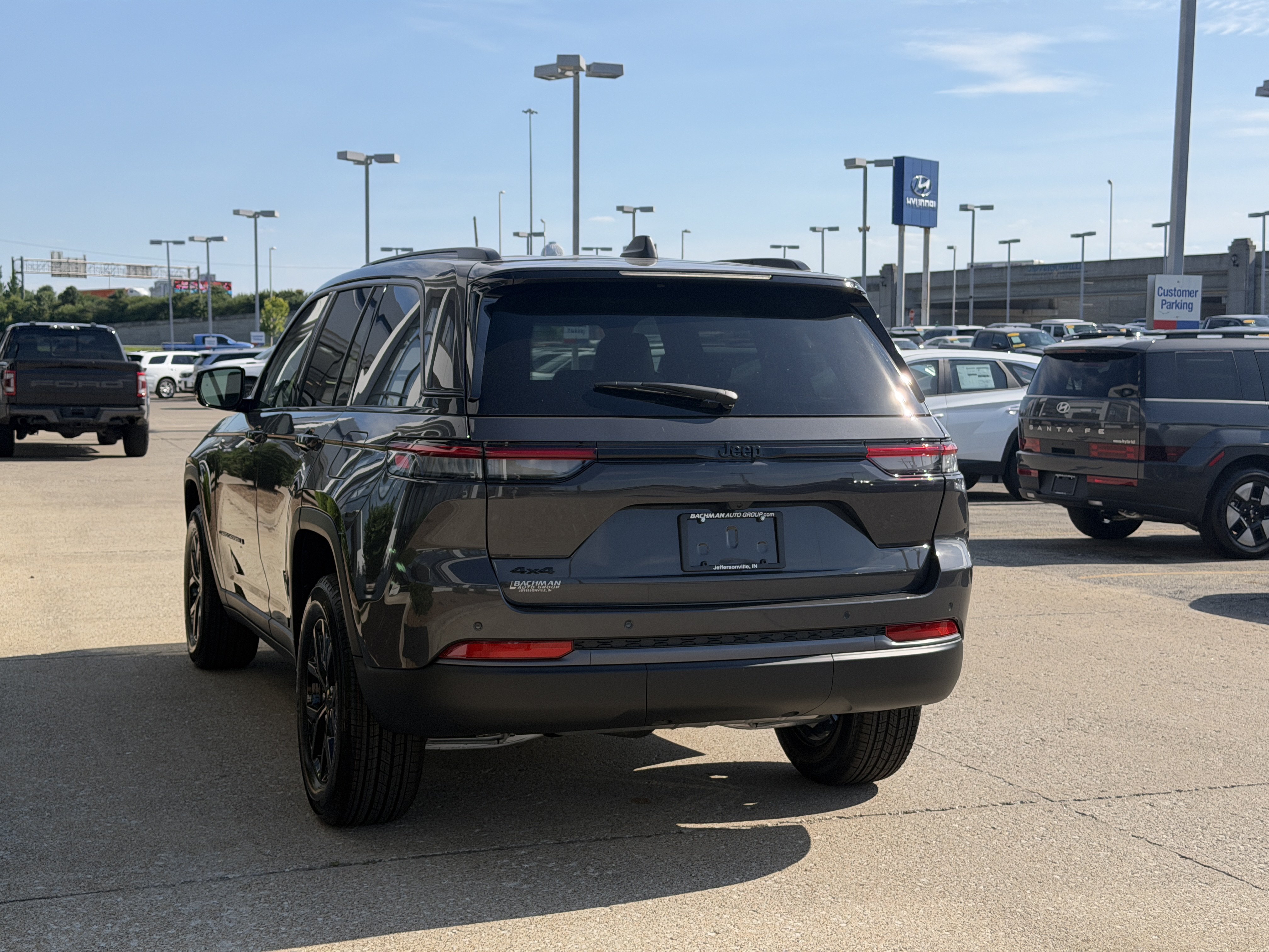 New 2026 Jeep Grand Cherokee Altitude AWD/4WD image 6