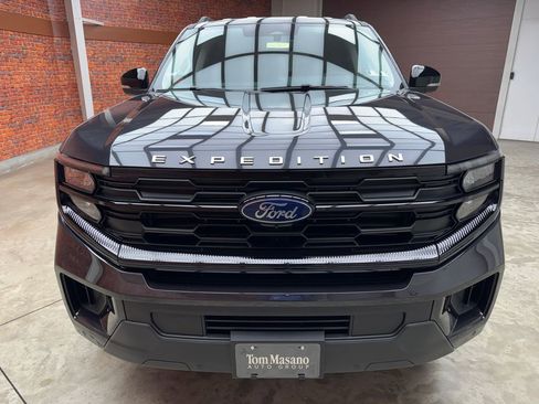 New 2026 Ford Expedition Active image 7