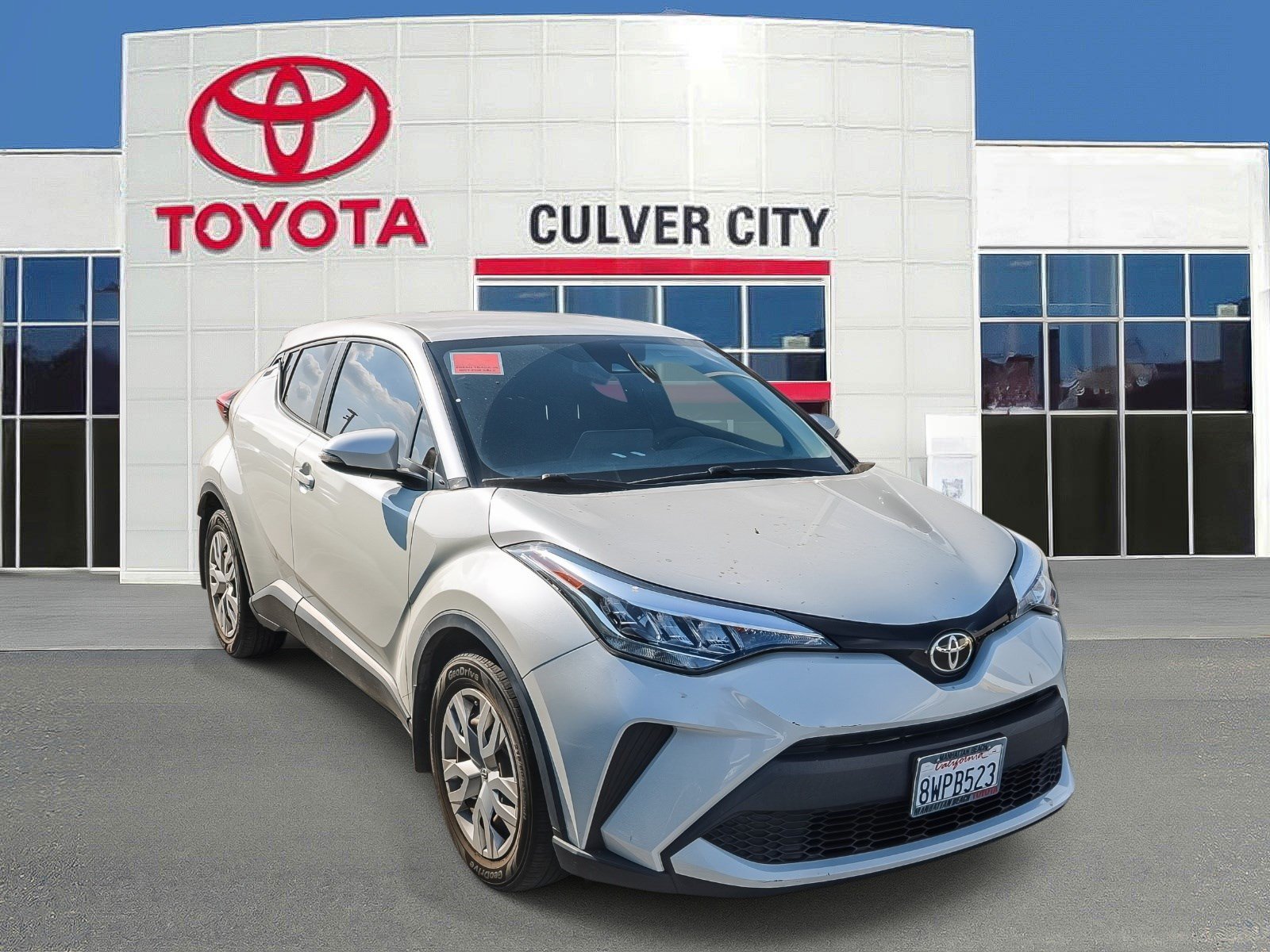Used 2021 Toyota C-HR LE FWD image 1