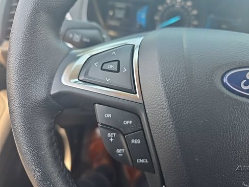 Used 2024 Ford Edge SEL AWD/4WD image 16