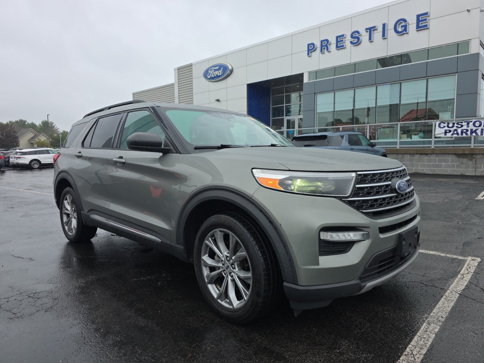 Used 2020 Ford Explorer XLT w/ Equipment Group 202A AWD/4WD image 1