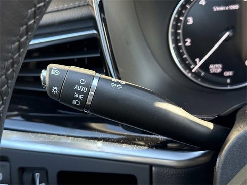 Used 2025 Cadillac XT6 Luxury image 29