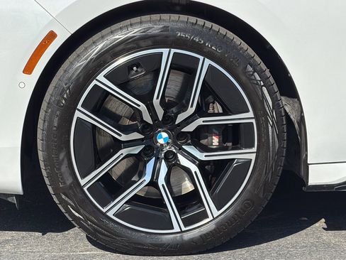 Used 2024 BMW 740i w/ Premium Package 2 RWD image 36
