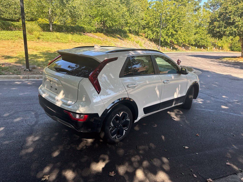 Used 2023 Kia Niro Wind w/ Wind Preserve Package FWD image 6