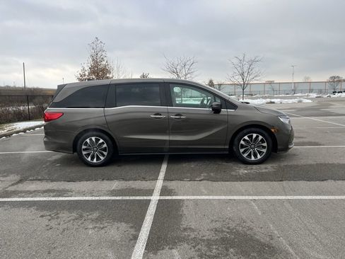 Used 2023 Honda Odyssey EX-L image 9