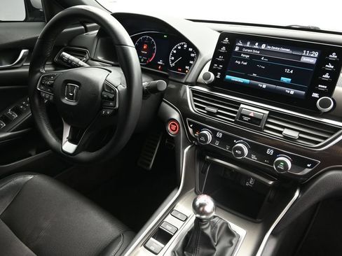 Used 2018 Honda Accord Sport image 18
