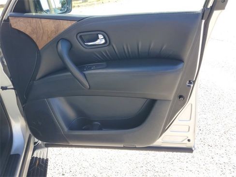 Used 2023 Nissan Armada SL w/ Captain's Chairs Package image 38