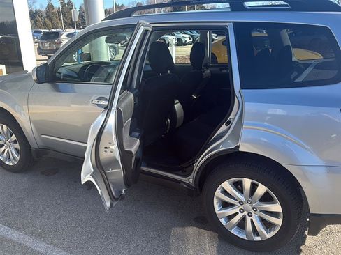 Used 2012 Subaru Forester 2.5X Premium image 11