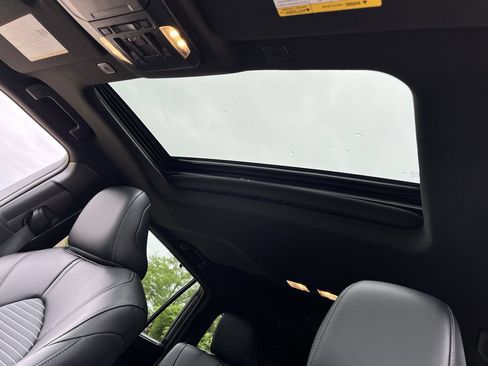 Used 2025 Toyota Highlander XSE AWD/4WD image 22