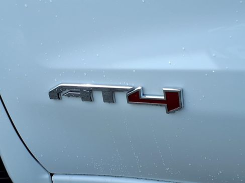 Used 2025 GMC Sierra 1500 AT4 w/ AT4 Premium Package AWD/4WD image 5