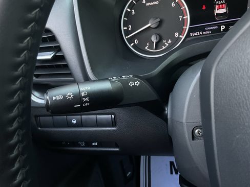Used 2025 Nissan Rogue SV FWD image 35