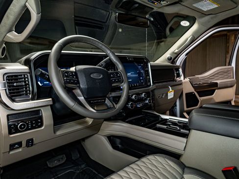 Used 2026 Ford F350 Platinum w/ Platinum Plus Package image 18