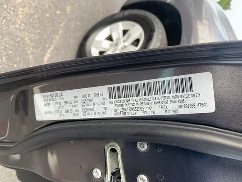 Used 2019 RAM 1500 Express AWD/4WD image 24