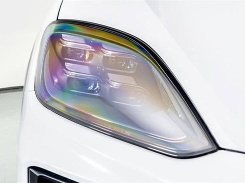 Used 2025 Porsche Cayenne Base image 28