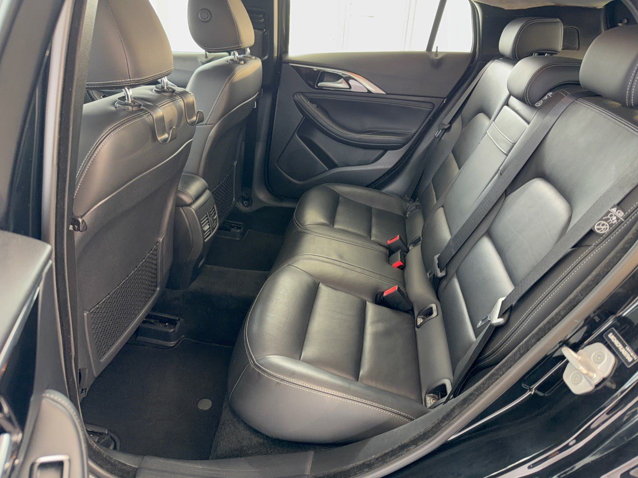 Used 2018 INFINITI QX30 FWD image 25