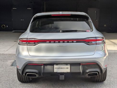 Certified 2026 Porsche Macan AWD/4WD image 10