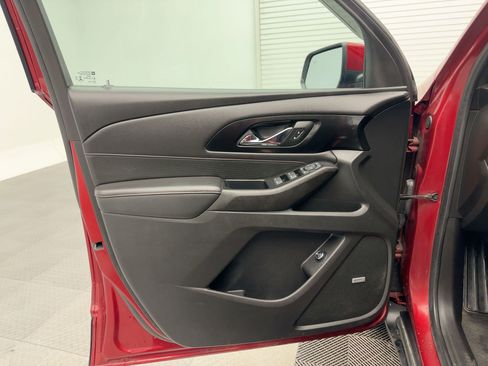Certified 2023 Chevrolet Traverse RS image 21