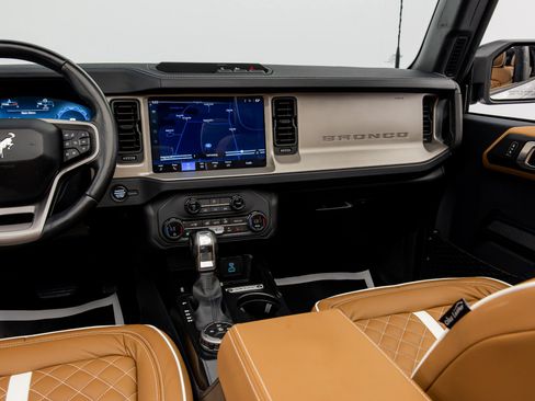 Used 2025 Ford Bronco Outer Banks AWD/4WD image 37