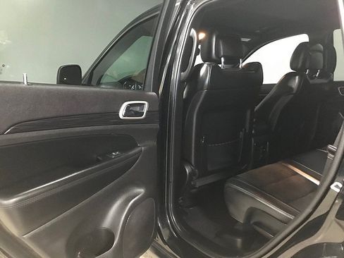 Used 2020 Jeep Grand Cherokee Laredo w/ Quick Order Package 2BN North AWD/4WD image 18