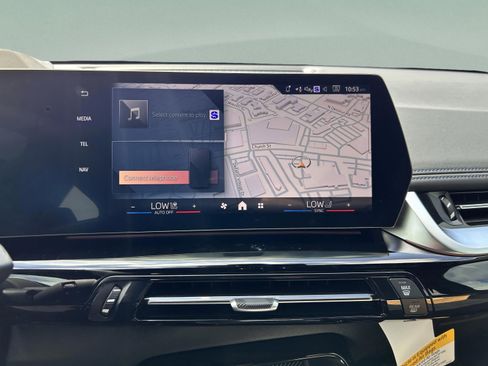 Used 2025 BMW X1 xDrive28i w/ Premium Package image 15