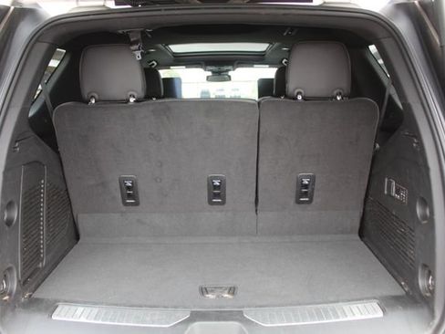 Used 2024 Chevrolet Tahoe Z71 w/ Luxury Package AWD/4WD image 5