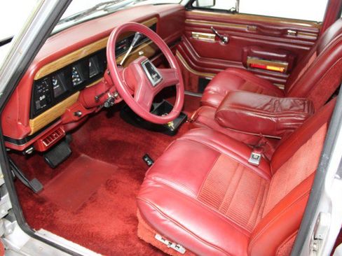 Used 1986 Jeep Grand Wagoneer image 61