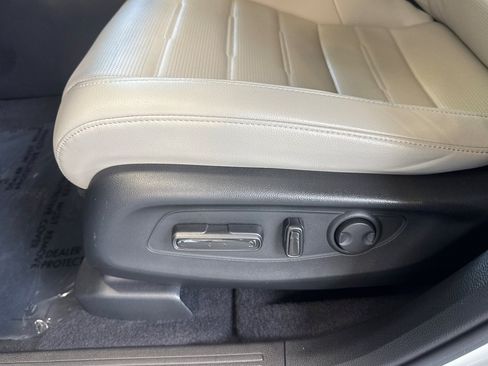 Used 2023 Honda CR-V EX-L image 15