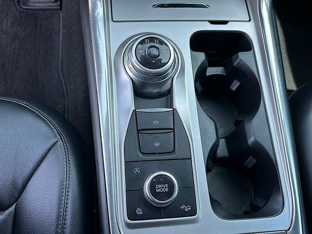 Used 2020 Ford Explorer XLT w/ Equipment Group 202A AWD/4WD image 23