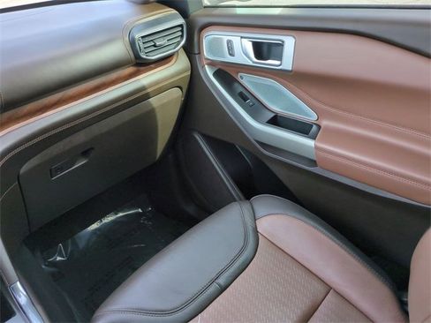 Certified 2022 Ford Explorer King Ranch w/ Class IV Trailer Tow Package image 17